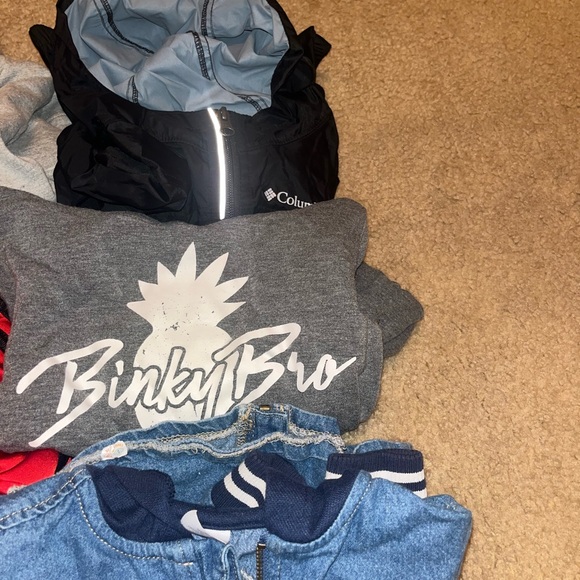 9 2T jackets, zip up, and sweatshirts - Picture 4 of 5